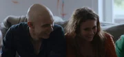 Tristan (Maarten Nulens) und Hanne (Marthe Schneider) sind glücklich verliebt. Gemeinsam stehen sie die harte Zeit von Tristans Chemobehandlungen durch.