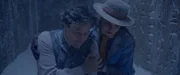 Darius hat Alistair (Rik Young) in den Winter gezaubert. Theodosia (Eloise Little) versucht zu helfen.