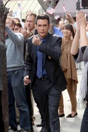 Agent Aubrey (John Boyd) versucht unter Hochdruck den Mörder des Secret Service-Agenten zu finden, denn dieser hat es anscheinend auf den Präsidenten abgesehen.