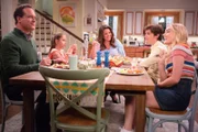 Diedrich Bader (Greg Otto), Julia Butters (Anna-Kat Otto), Katy Mixon (Katie Otto), Daniel DiMaggio (Oliver Otto), Meg Donnelly (Taylor Otto).