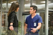 Dr. Audrey Lim (Christina Chang) und Dr. Neil Melendez (Nicholas Gonzalez)