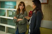 Sind sich nicht immer über die Ermittlungsmethoden einig: Kitty (Ophelia Lovibond) und Watson (Lucy Liu) ...