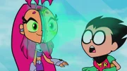 v.li.: Starfire, Robin