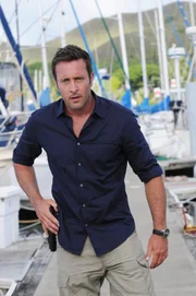 "Ua \'o\'oloku ke anu i na mauna" -- While Five-0 investigates a scuba diver\'s death from a gun recently used in another murder, McGarrett prepares to propose to Catherine, on HAWAII FIVE-0, Friday, Oct. 9 (9:00-10:00 PM, ET/PT), on the CBS Television Network. (*"Ua \'o\'oloku ke anu i na mauna" is Hawaiian for "The Chilling Storm is on the Mountain") Steve McGarrett (Alex O\'Loughlin), shown. Photo: Norman Shapiro/CBS Ã?Â©2015 CBS Broadcasting, Inc. All Rights Reserved