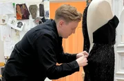 An einzelnen Stücken für seine Show arbeitet Danny Reinke mehrere Wochen.