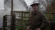 Britisch-Kolumbien, Kanada - RÜCKKEHR - Major Ross Ellis sieht zu, wie deutsche Soldaten gefangen genommen werden.