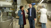 Konkurrent Wiedemann (Robert Schupp, M.) hält Janas Vorwürfe für absurd. Der Kleinkrieg mit Bäcker Matthiesen war zwar lästig, doch nie eine ernsthafte Bedrohung für sein Geschäft, versichert er Kommissarin Börensen (Claudia Schmutzler, l.).