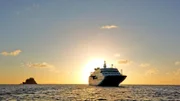 Das kleine Kreuzfahrtschiff mit 400 Passagieren nimmt Kurs auf St. Barths.