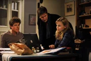 Caro ist von den Lerntipps ihrer Mitbewohner genervt. Von links: Roland Bamberger (Horst Kummeth), Ludwig Brunner (Martin Wenzl) und Caroline Ertl (Teresa Rizos).