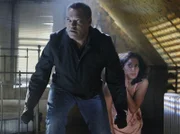 Ray (Laurence Fishburne) hat seine Ex-Frau Gloria (Tracee Ellis Ross) im Haus von Arvin Thorpe gefunden, doch plötzlich taucht Nate Haskell auf  - mit einer Waffe in der Hand...