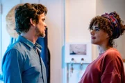 Matt Bomer (Jamie Burns), Parisa Fitz-Henley (Leela Burns).