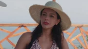 Jasmine confronts Gino about sending naked pictures to his ex.