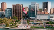 Hafen Windsor: Für das Schiff heißt es auf der Tour über die großen Seen "Goodbye USA, Welcome Canada".