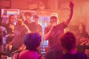 Geben als Band alles: Konnopke (Alexander Finkenwirth, 2.v.l.), Fred (Wilson Gonzalez, 3.v.r.) und Stella (Vanessa Loibl, r.)