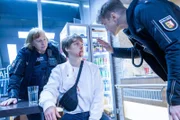Ein junger Mann wurde brutal zusammengeschlagen und schwer verletzt. Als die Polizei eintrifft, kann er sich an nichts erinnern.