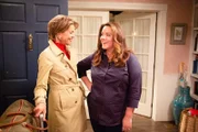 (v.li.): Wendie Malick (Kathryn), Katy Mixon (Katie Otto).