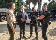 (v.li.): Brian Oblak (Cpt. Evans), Patrick St. Esprit (Robert Hicks), Shemar Moore (Daniel ‚Hondo‘ Harrelson), Jay Harrington (David Kay).