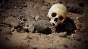 Ein Friedhof mit Überresten von 9000 Menschen. Alle sind im selben Zeitraum gestorben. Inschriften an einem anderen Ort deuten auf Kannibalismus hin.