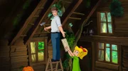 Bibi und Papa Bernhard finden ein verlassenes Baumhaus und renovieren es.