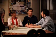 Flori und Ludwig versuchen, Vroni ihre Pläne für das Mai-Fest auszureden. Von links: Veronika (Senta Auth), Ludwig (Martin Wenzl) und Florian Brunner (Tommy Schwimmer).