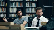 Zwischen den langjährigen Kollegen Assad (Fares Fares, l.) und Carl (Nikolaj Lie Kaas, r.) herrscht dicke Luft.
