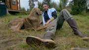 Johnny Rolfe mit seinem Hund Java. (National Geographic für Disney)