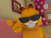 Garfield schlägt Sir Leo vor, eine Zeit lang für ihn einzuspringen, schließlich sehen sich er und der große Star zum Verwechseln ähnlich.