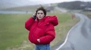 ARD Degeto MORD AUF SHETLAND - AUF DER FLUCHT, am Donnerstag um 21:45 Uhr im ERSTEN Ellen (Maisie Norma Seaton) sucht Zuflucht auf Shetland. - Motiv Folge 1 -