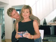 Sohn Thomas (Florian Weber) weiß genau, wie er seine Mutter Antonia (Uschi Glas) um den Finger wickeln kann.