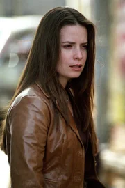 Piper (Holly Marie Combs) bleibt hart: Solange sich Phoebe nicht von Cole trennt, haben sie nichts mehr miteinander zu schaffen.
