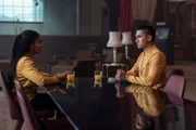 Ayisha (Shalisha James-Davis) und Arrash (Nathan Clarke) sind Schüler der Eliteschule "Point Blanc". Durch ihr vorbildliches Verhalten, machen sie sich bei ihren Mitschülern unbeliebt. Diese finden ihr roboterhaftes Auftreten unheimlich.
