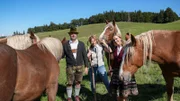 Von links: Georg Hartl, Irmgard Guggenbichler und Sonja Weissensteiner auf der Hefteralm.