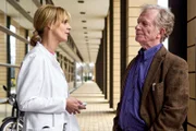Ludwig Peters (Herrmann Beyer) ist ein genialer Physiker und für den Heisenberg-Preis nominiert. Doch als er erfährt, dass sein Konkurrent auch nominiert ist, ist er stinksauer und Lea (Anja Nejarri) hat alle Hände voll zu tun, ihren Vater wieder zu beruhigen. Außerdem hat Ludwig jetzt einen Termin bei Dr. Kaminski, um die Ergebnisse seiner Nachuntersuchung zu erfahren.
