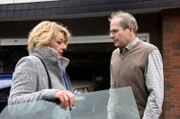 Gudrun (Saskia Vetter, l.) macht Frank (Thomas Limpinsel, r.) klar, dass sie weg will.