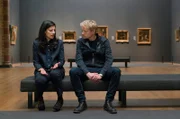 Kommissar Piet Van der Valk (Marc Warren) weiß, dass ihm Vineeta Rishi (Theresa Ramecker) etwas verheimlicht.