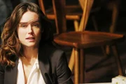 Liz (Megan Boone)