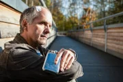 Tilo (Christoph Maria Herbst) ist wieder auf der Brücke.