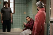 (v.l.n.r.) Charlie Harper (Charlie Sheen); Alan Harper (Jon Cryer): Rose (Melanie Lynskey)