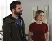Gary Mendez (James Roday, l.); Maggie Bloom (Allison Miller, r.)