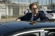 Dr. Jason Bull (Michael Weatherly)