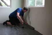 Noch ahnt Tarek nicht, welche Überraschungen das baufällige Haus noch bereithält ...