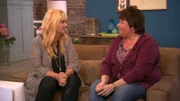 Jeanette (r.) braucht die Hilfe von Julia Leischik (l.). Sie ist auf der Suche nach ihrem leiblichen Vater. Doch kann Julia die beiden zusammenbringen?
