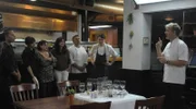 Gordon Ramsay (r.)