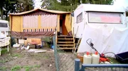 Beatrix hat sich entschieden ihrem bürgerlichen Leben den Rücken zu kehren und ist auf einen Campingplatz gezogen. Doch so ein Leben in einem Wohnwagen bringt einige Einschränkungen mit sich...