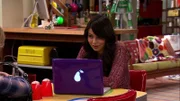 Carly Shay (Miranda Cosgrove)