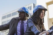 Terry Jeffords (Terry Crews, l.); Rosa Diaz (Stephanie Beatriz, r.)