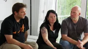 Der imposante Bernhardiner "Moses" von Jeanette Helgert und Sascha Cramer ist eine "Großbaustelle". Wenn Besucher das Haus des Paares betreten, flippt der Rüde komplett aus, läuft hektisch umher und bellt bis zur totalen Erschöpfung. Hier ist die Hilfe des Hundeprofis Martin Rütter dringend gefragt!