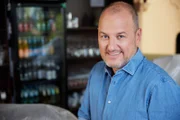 (9. Staffel) - Er hilft Restaurants und Hotels, die kurz vor der Pleite stehen: Sternekoch Frank Rosin ...