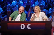 Rateteam-Kapitän Bernhard Hoëcker (l.) mit der Schauspielerin Anna Maria Mühe (r.).
