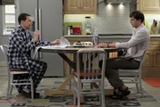 Walden (Ashton Kutcher) nimmt die Trennung von Zoey so schwer, dass er einen Nervenzusammenbruch erleidet. Alan (Jon Cryer) versucht, ihm zu helfen, doch das ist gar nicht so einfach ...
